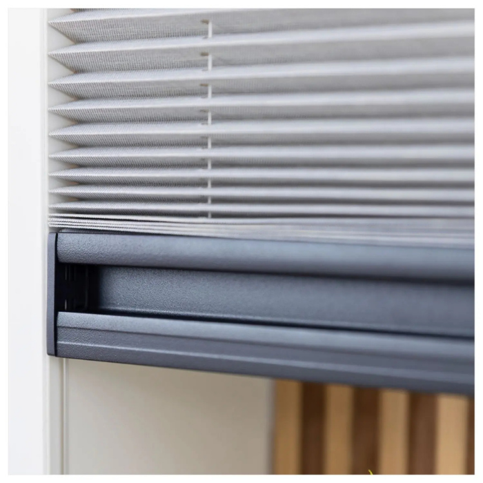 Plisa, która nie wystaje poza ramę okna 